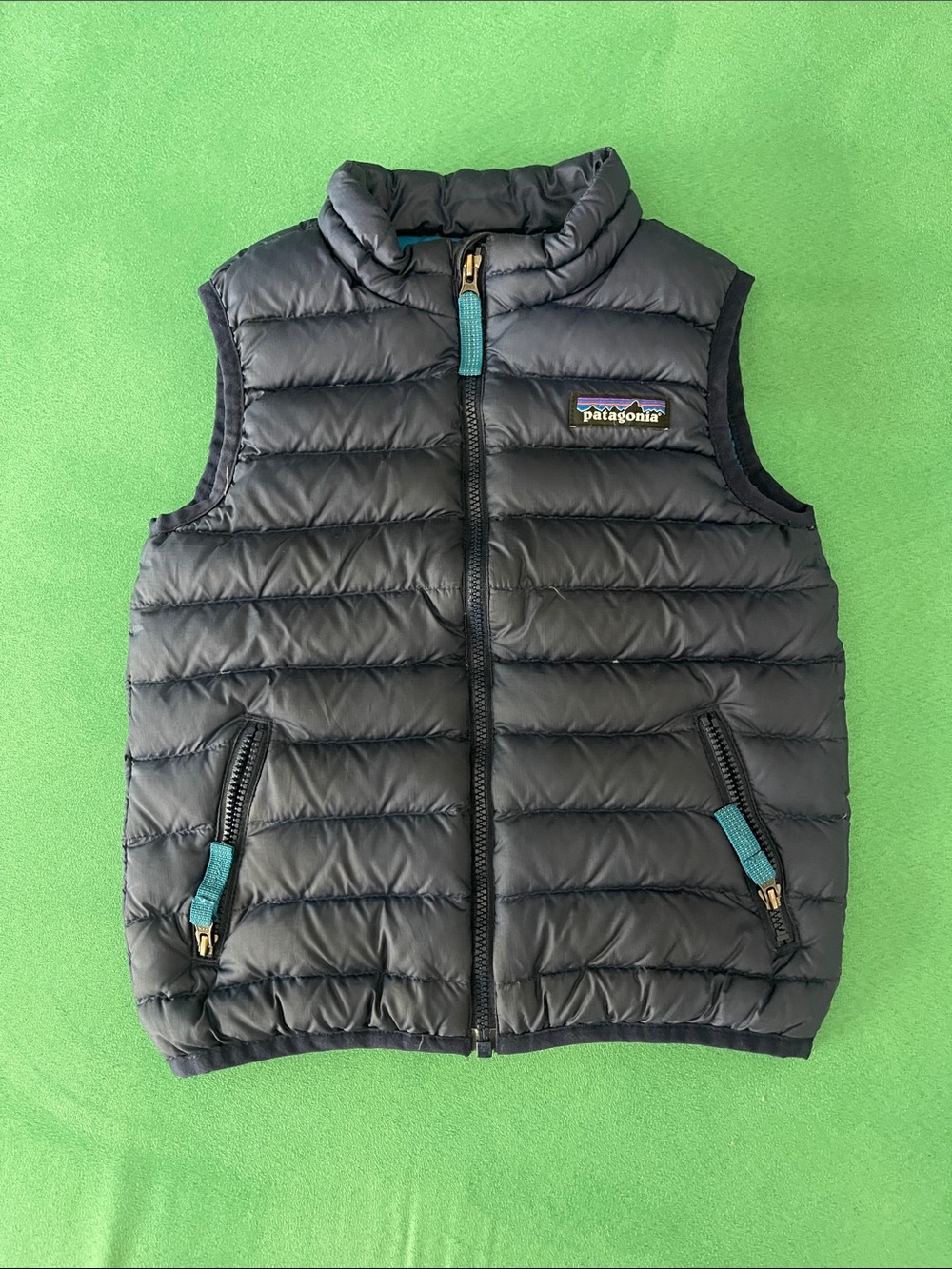 Patagonia Baby Down Sweater Vest / Puffer Jacket - Navy Blue, size 3T EUC